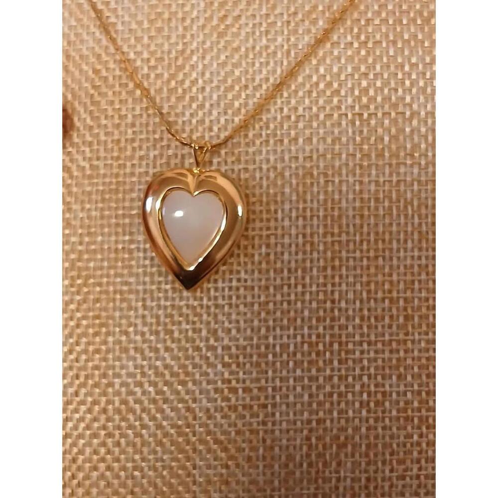 Gold Tone‎ Necklace with Heart Pendant and Pierced Heart Earrings Set - Picture 3 of 5